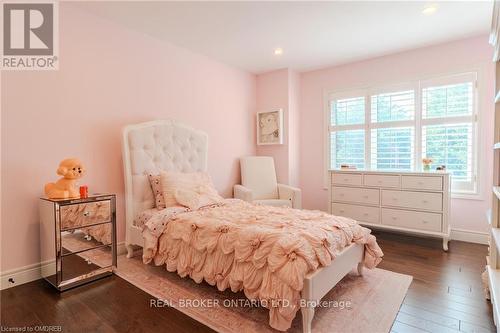 1621 Bayshire Drive, Oakville, ON - Indoor Photo Showing Bedroom