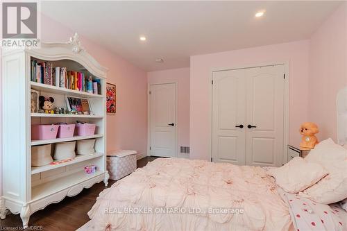 1621 Bayshire Drive, Oakville, ON - Indoor Photo Showing Bedroom