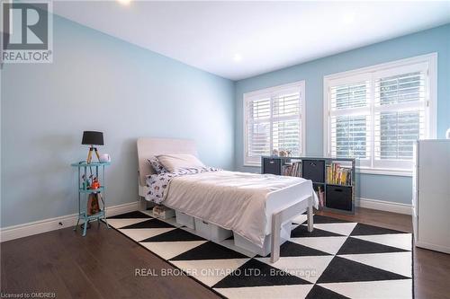 1621 Bayshire Drive, Oakville, ON - Indoor Photo Showing Bedroom