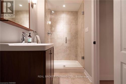 1621 Bayshire Drive, Oakville, ON - Indoor Photo Showing Bathroom