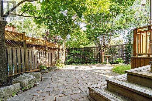 1621 Bayshire Drive, Oakville, ON - Outdoor