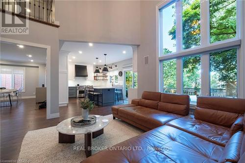 1621 Bayshire Drive, Oakville, ON - Indoor Photo Showing Living Room