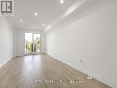 305 - 35 Strangford Lane, Toronto, ON - Indoor Photo Showing Other Room