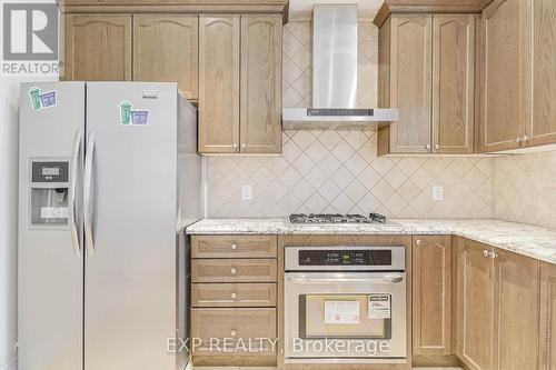 34 Bonnycastle Road, Markham, ON - Indoor Photo Showing Kitchen