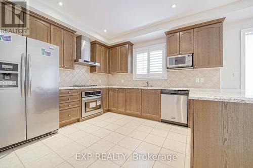 34 Bonnycastle Road, Markham, ON - Indoor Photo Showing Kitchen