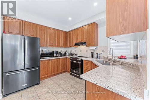 43 Grand Oak Drive, Richmond Hill, ON - Indoor Photo Showing Kitchen With Double Sink