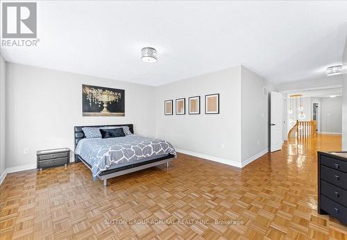 43 Grand Oak Drive, Richmond Hill, ON - Indoor Photo Showing Bedroom