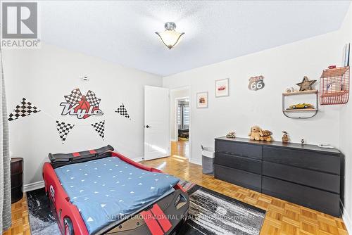 43 Grand Oak Drive, Richmond Hill, ON - Indoor Photo Showing Bedroom