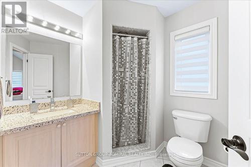 43 Grand Oak Drive, Richmond Hill, ON - Indoor Photo Showing Bathroom