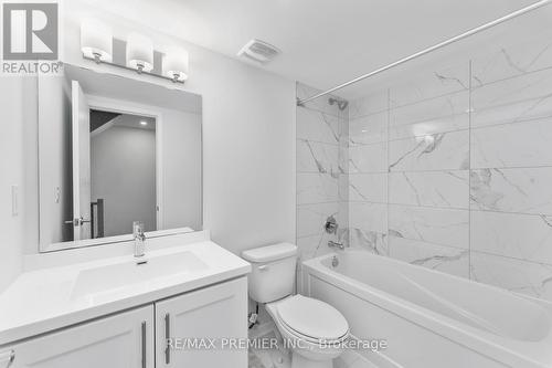 338 - 100 Honeycrisp Crescent, Vaughan, ON - Indoor Photo Showing Bathroom