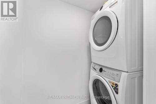 338 - 100 Honeycrisp Crescent, Vaughan, ON - Indoor Photo Showing Laundry Room