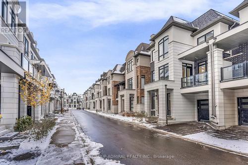 34 Globemaster Lane S, Richmond Hill, ON - Outdoor With Balcony With Facade