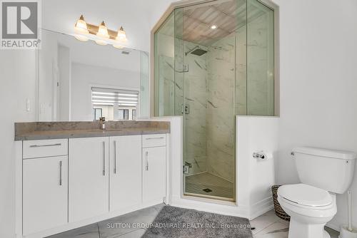 34 Globemaster Lane S, Richmond Hill, ON - Indoor Photo Showing Bathroom