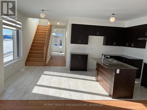 2 Prudhoe Terrace, Barrie, ON - Indoor Photo Showing Kitchen