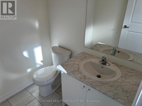 2 Prudhoe Terrace, Barrie, ON - Indoor Photo Showing Bathroom