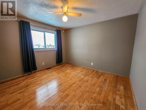 143 Tamarack Street, Iroquois Falls, ON - Indoor Photo Showing Other Room