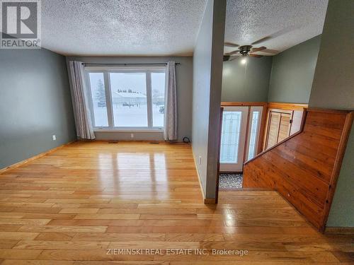 143 Tamarack Street, Iroquois Falls, ON - Indoor Photo Showing Other Room