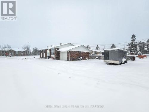 143 Tamarack Street, Iroquois Falls, ON - Outdoor