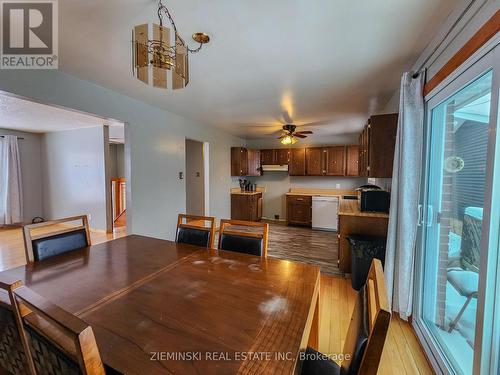 143 Tamarack Street, Iroquois Falls, ON - Indoor Photo Showing Dining Room