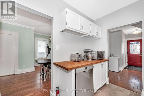 5516 Lion Street, Ottawa, ON - Indoor Photo Showing Kitchen