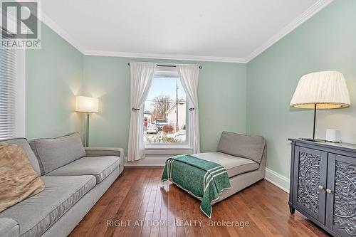 5516 Lion Street, Ottawa, ON - Indoor Photo Showing Living Room