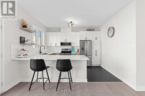 333 Trammel Road, Ottawa, ON - Indoor Photo Showing Kitchen With Upgraded Kitchen