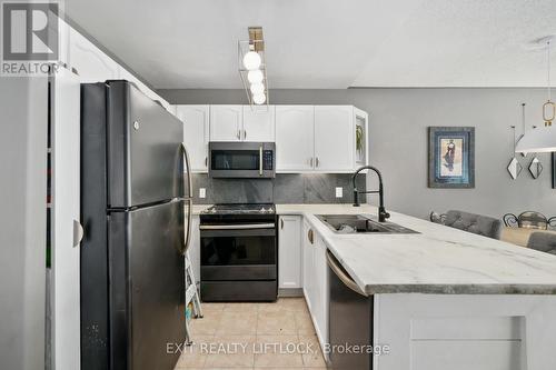 396 Spillsbury Drive, Peterborough (Otonabee), ON - Indoor Photo Showing Kitchen