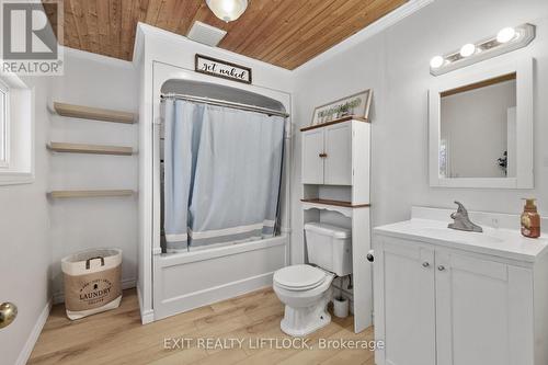 580 King George Street, Peterborough (Otonabee), ON - Indoor Photo Showing Bathroom