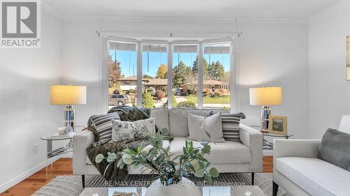 57 Princess Park Road, Ingersoll (Ingersoll - South), ON - Indoor Photo Showing Living Room