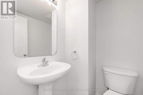 24 Lakepointe Drive, Ottawa, ON - Indoor Photo Showing Bathroom