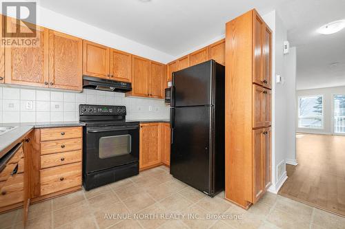 24 Lakepointe Drive, Ottawa, ON - Indoor Photo Showing Kitchen