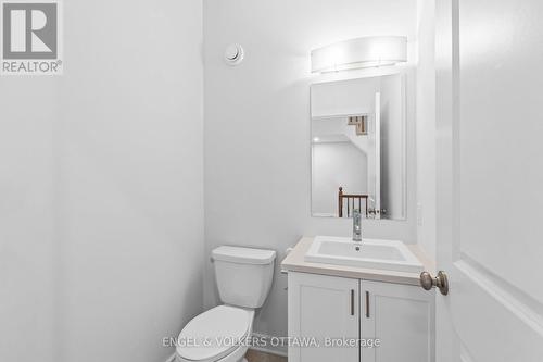 759 Cairn Crescent, Ottawa, ON - Indoor Photo Showing Bathroom