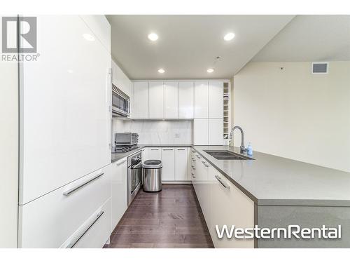 5728 Berton Avenue, Vancouver, BC - Indoor Photo Showing Kitchen With Double Sink With Upgraded Kitchen