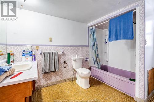 4 Mcr Drive, Leamington, ON - Indoor Photo Showing Bathroom