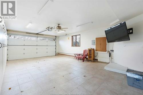 385 Lakeview Drive, Lakeshore, ON - Indoor Photo Showing Garage