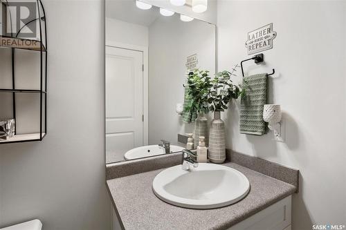 734 Kolynchuk Court, Saskatoon, SK - Indoor Photo Showing Bathroom