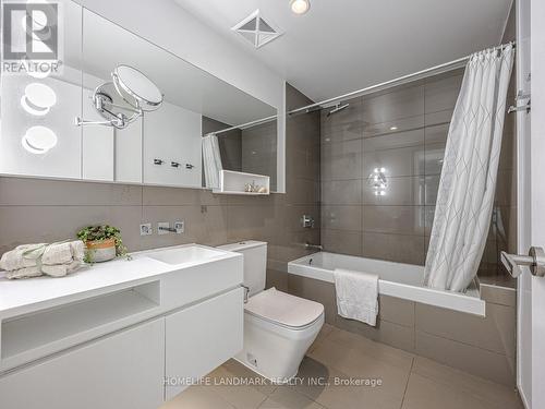 3811 - 45 Charles Street E, Toronto, ON - Indoor Photo Showing Bathroom