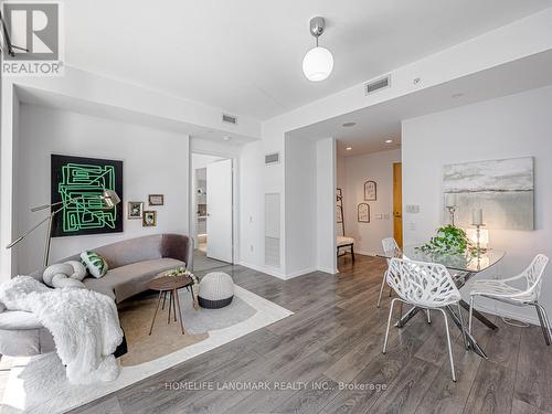 3811 - 45 Charles Street E, Toronto, ON - Indoor Photo Showing Living Room