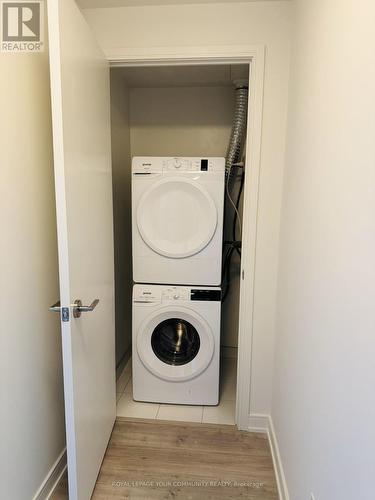 1017 - 425 Front Street E, Toronto, ON - Indoor Photo Showing Laundry Room