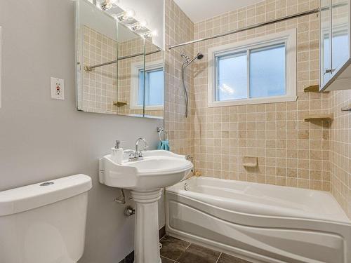 Dwelling - 9029 Av. Henri-Julien, Montréal (Ahuntsic-Cartierville), QC - Indoor Photo Showing Bathroom