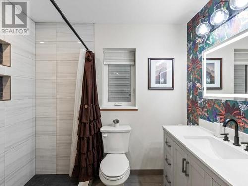 2 Scotia Lane, Whitehorse, YT - Indoor Photo Showing Bathroom