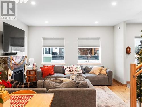 2 Scotia Lane, Whitehorse, YT - Indoor Photo Showing Living Room With Fireplace