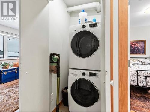 2 Scotia Lane, Whitehorse, YT - Indoor Photo Showing Laundry Room