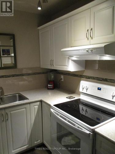 52 - 120 Finholm Street N, Parksville, BC - Indoor Photo Showing Kitchen