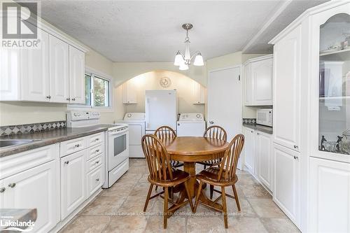 229 Bruce Road 23, Kincardine, ON - Indoor Photo Showing Kitchen