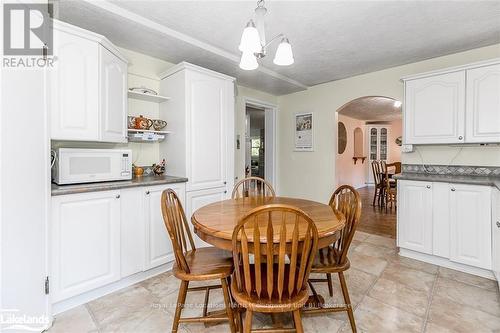 229 Bruce Road 23, Kincardine, ON - Indoor Photo Showing Dining Room