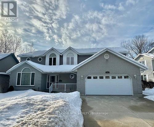 222 2Nd Avenue, Hanover, ON - Outdoor With Deck Patio Veranda With Facade