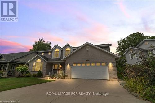 222 2Nd Avenue, Hanover, ON - Outdoor With Facade