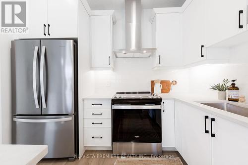 42 - 85 Tunks Lane, Middlesex Centre (Komoka), ON - Indoor Photo Showing Kitchen With Upgraded Kitchen