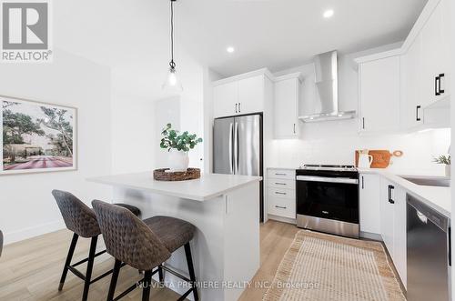 42 - 85 Tunks Lane, Middlesex Centre (Komoka), ON - Indoor Photo Showing Kitchen With Upgraded Kitchen